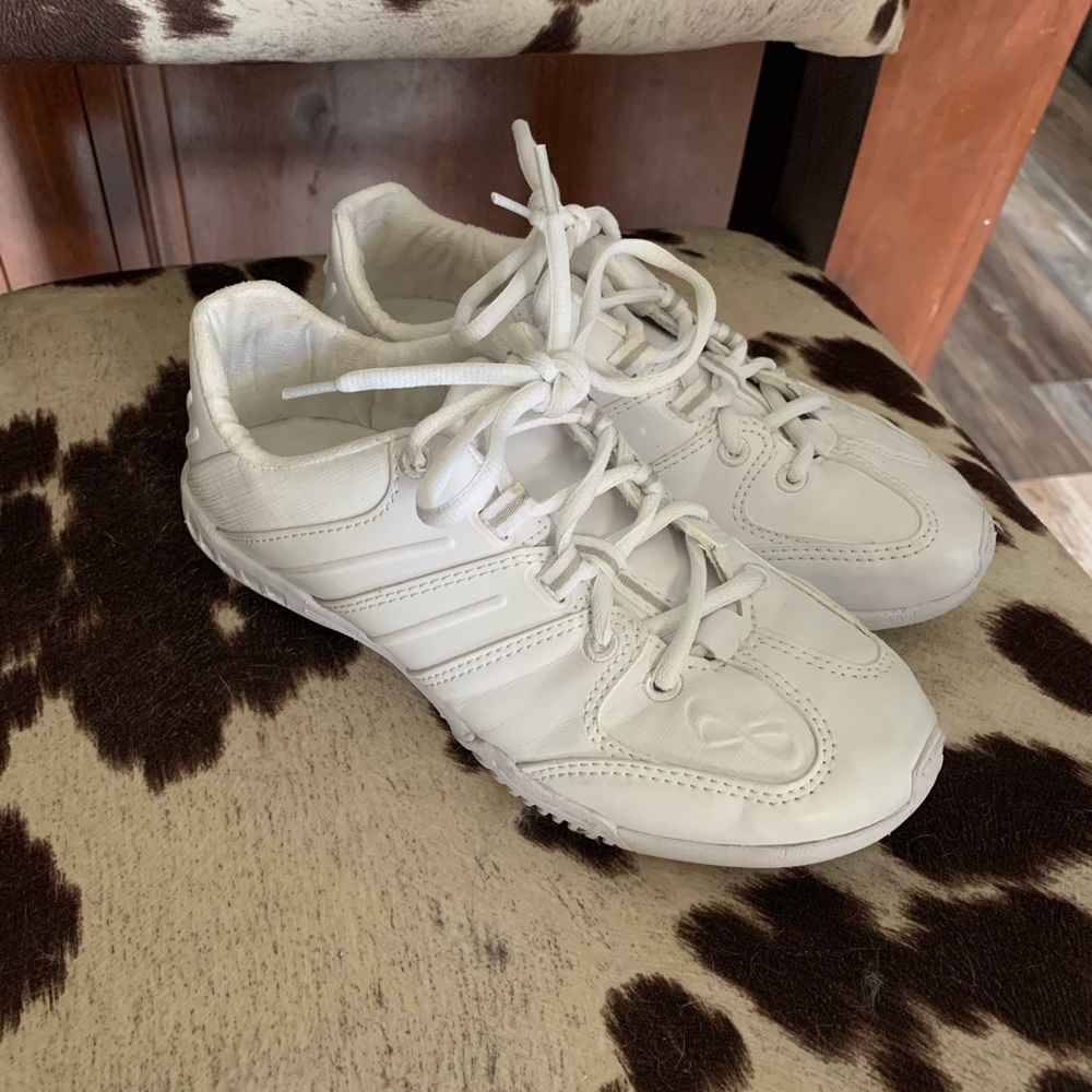 Nfinity cheer shoes